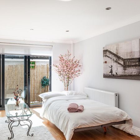 Exceptional 2 Bed Boutique Home In 밀힐 외부 사진