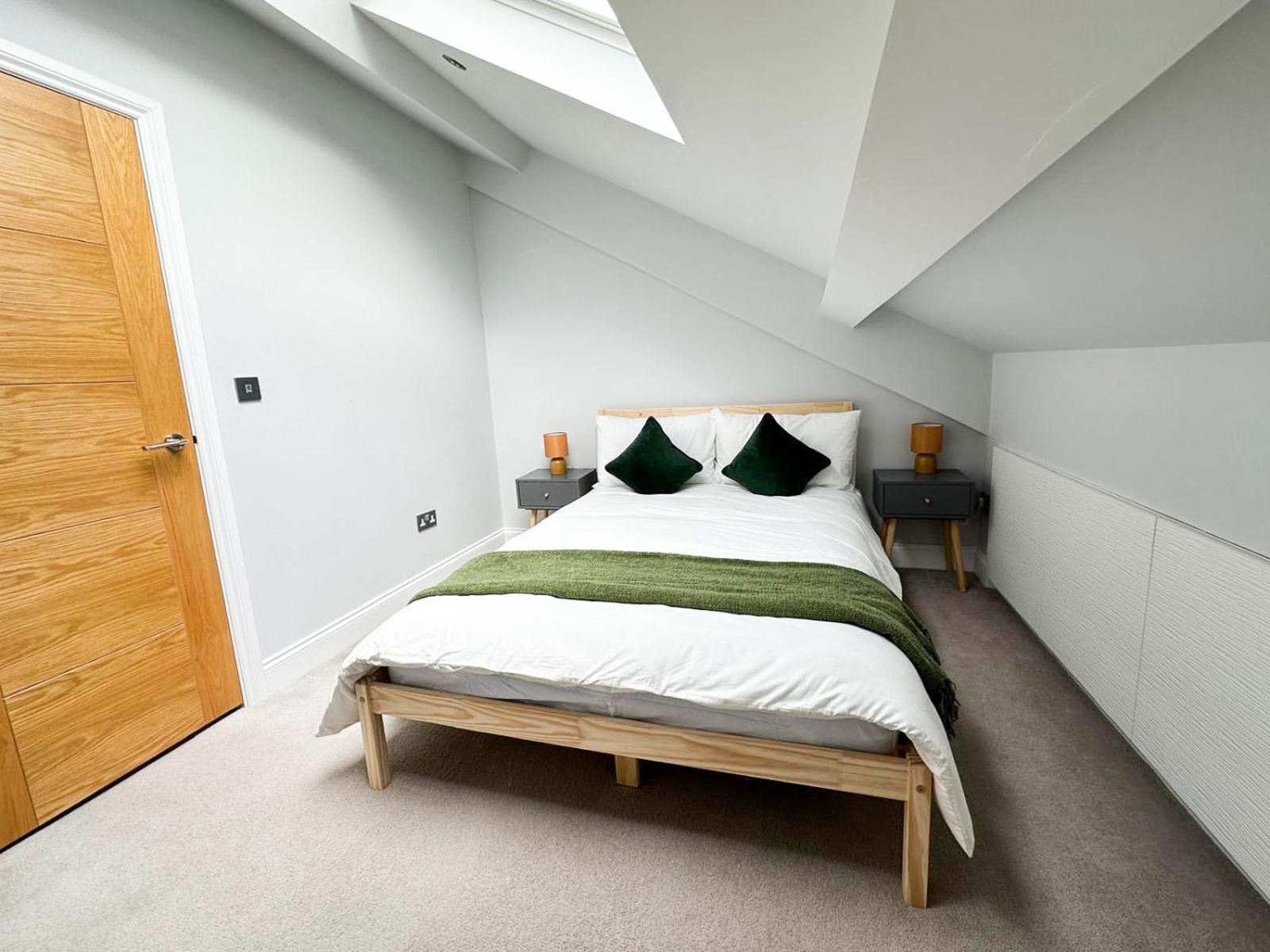 Exceptional 2 Bed Boutique Home In 밀힐 외부 사진