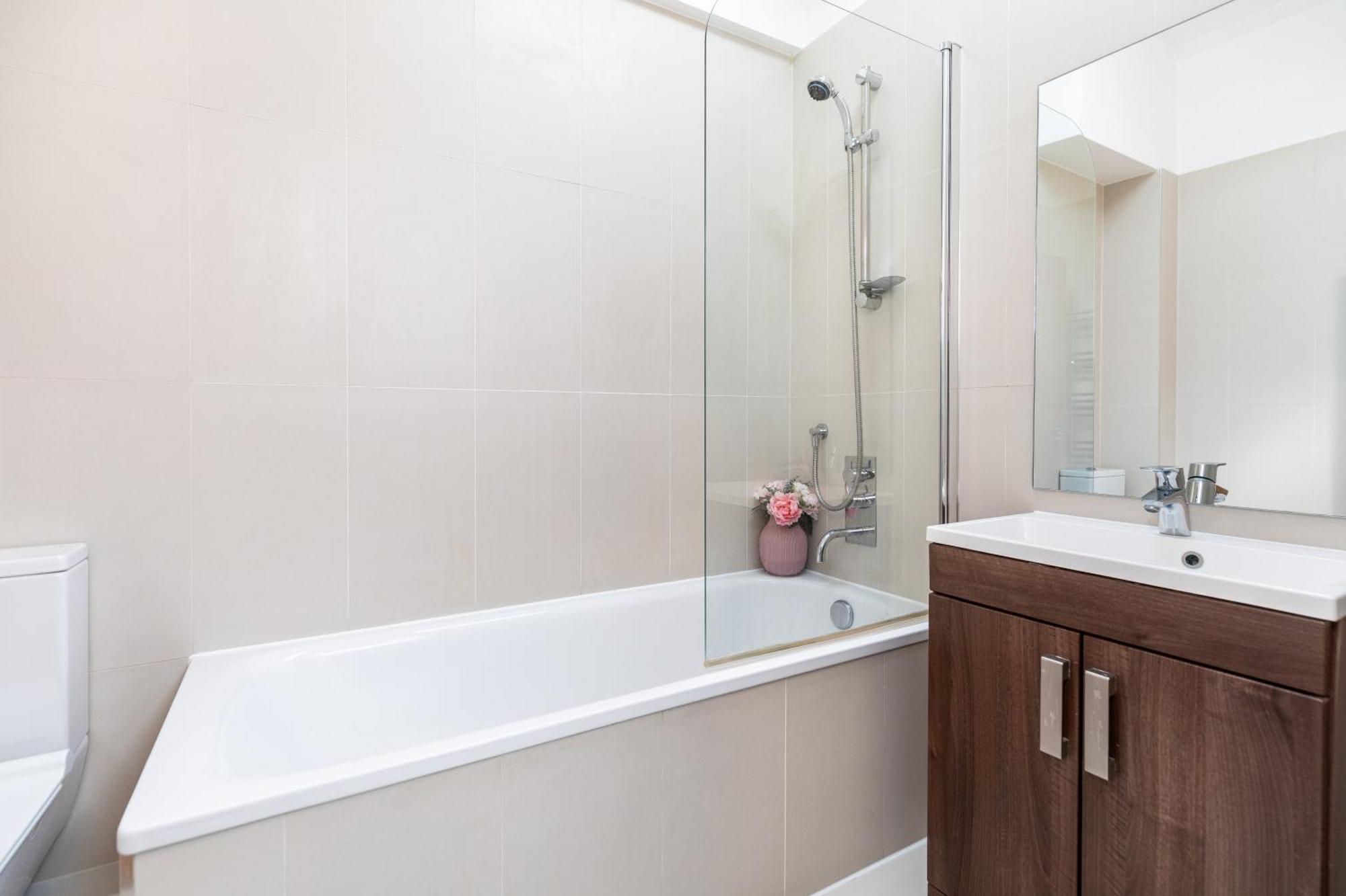 Exceptional 2 Bed Boutique Home In 밀힐 외부 사진